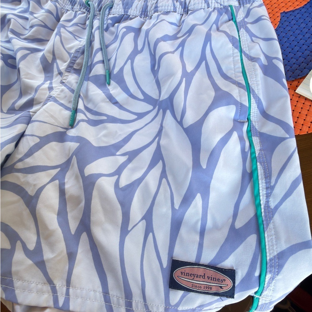 Vineyardโ Vines Men's Full Bloom Swim Trunks sz Large